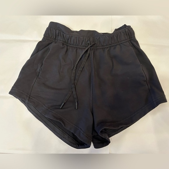 Lululemon Black Inner Glow Shorts - Picture 5 of 6